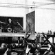 Imagen: Demostración de transmisión inalámbrica de energía durante su presentación de 1891. WC